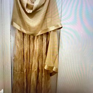 Badgley Mischka golden goddess gown gorgeous -fully lined sleeveless Size 6.